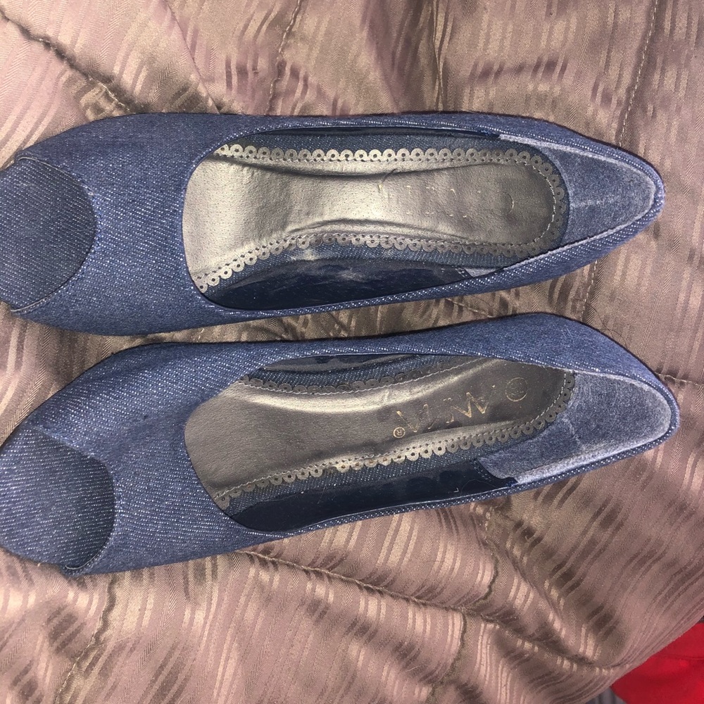 Pretty blue heels 🤩